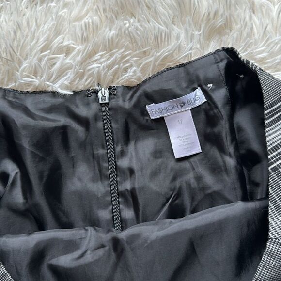 Fashion Bug Gray Plaid A-line Skirt Size 12 - Picture 3 of 6